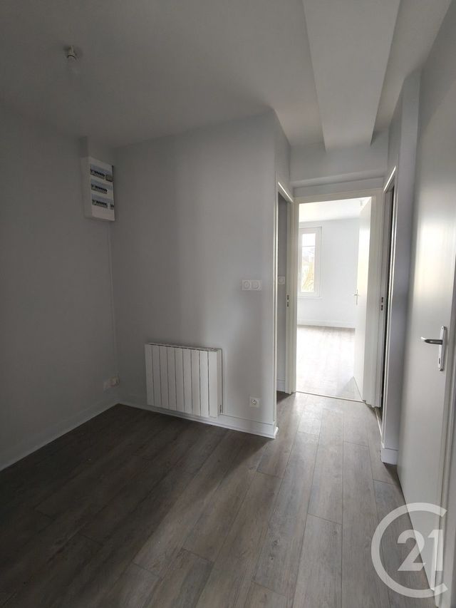Appartement F3 à louer - 3 pièces - 73.0 m2 - VALMONT - 76 - HAUTE-NORMANDIE - Century 21 Accore