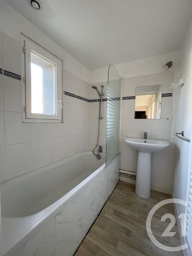 maison à louer - 5 pièces - 83.0 m2 - VALMONT - 76 - HAUTE-NORMANDIE - Century 21 Accore