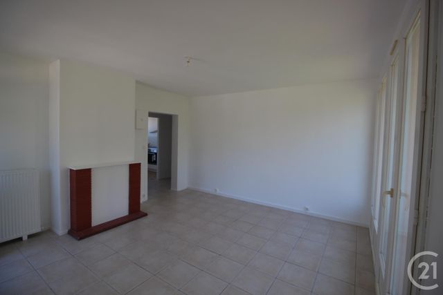 Appartement F4 à louer - 4 pièces - 80.0 m2 - VALMONT - 76 - HAUTE-NORMANDIE - Century 21 Accore